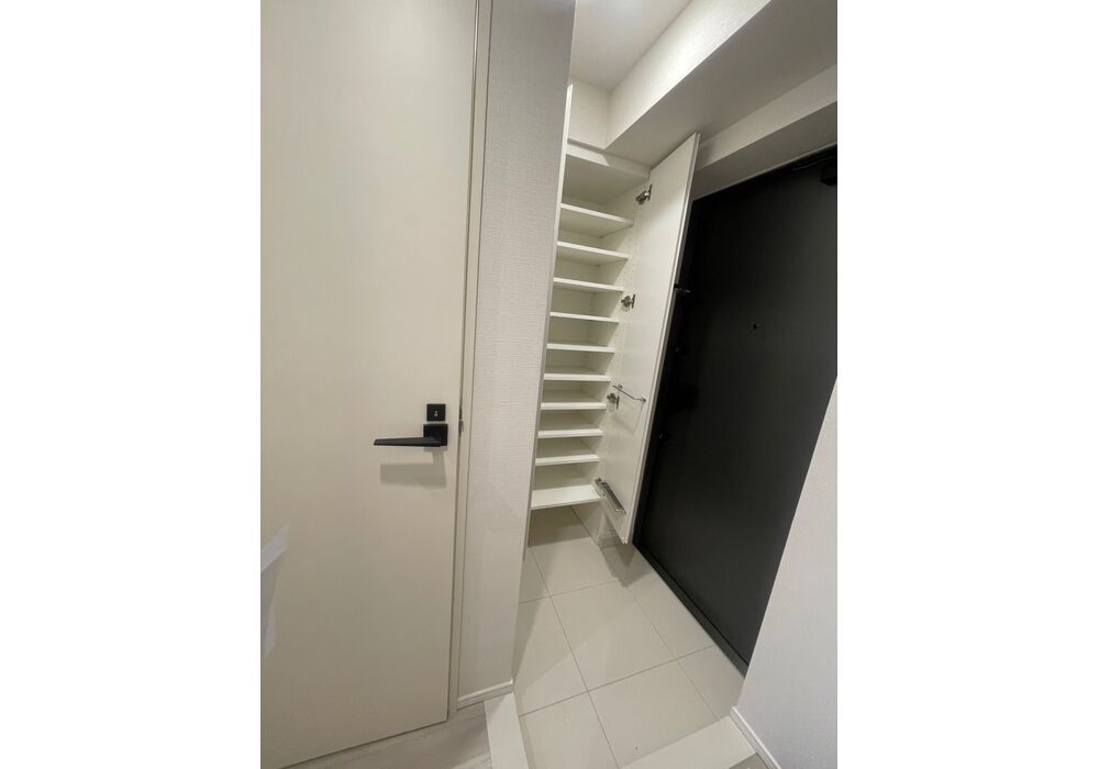 LINE_ALBUM_BRICK RESIDENCE 1101 エントランス_250517_32